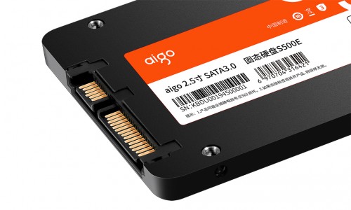 告别盲选 全面解析不同形态、接口的SSD固态硬盘转接卡与转接线